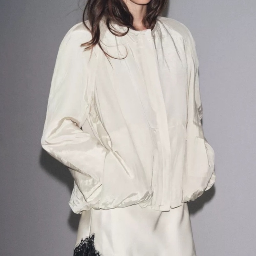 Zara Cream Pocket Loose Fit Jacket Size S - M